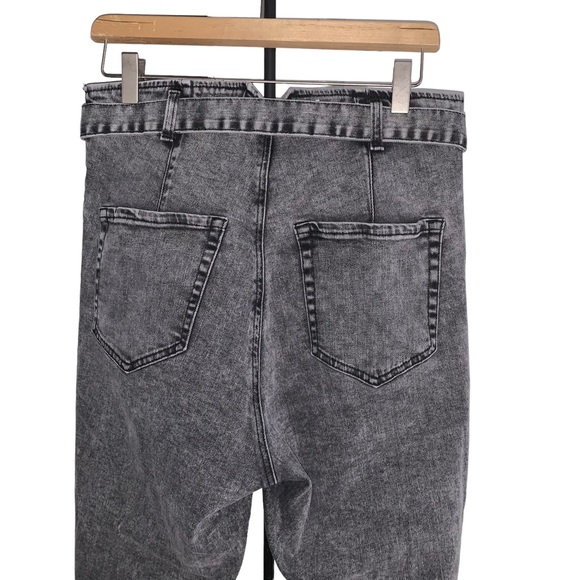 High Rise Acid Wash Belted Jeans - Picture 9 of 9